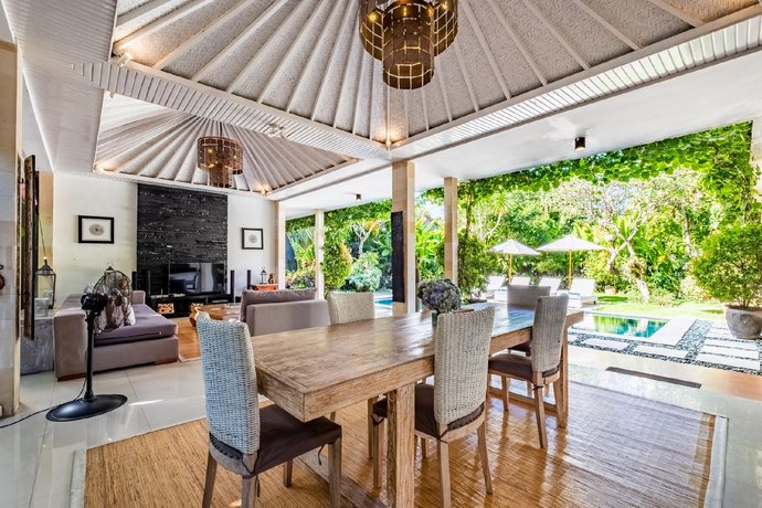 Central Seminyak Villa Martini