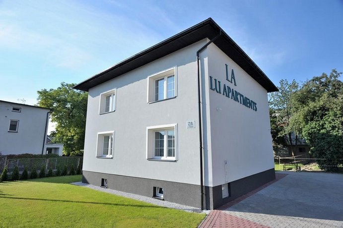Lu Apartments