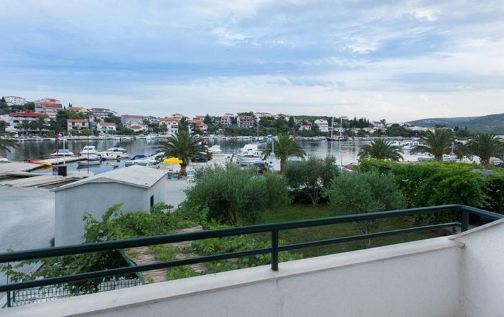 Apartments Mare - 30m from beach