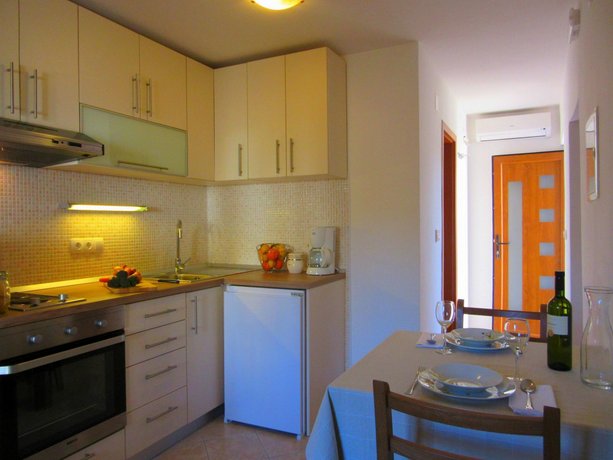Apartments Neno - 50m from center