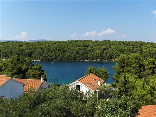 Studio Apartment Nik-50m from beach