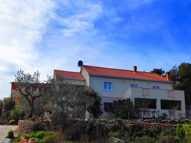Apartment Leana - close to beach