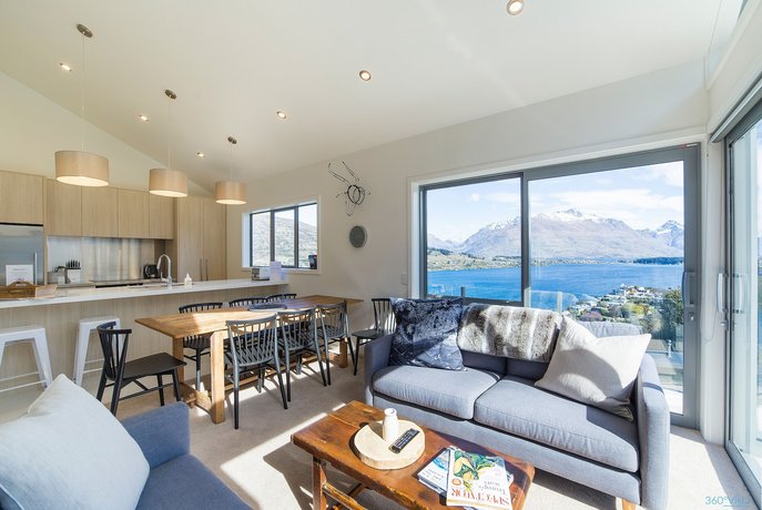 Bluewater Queenstown - Stunning Lake Views