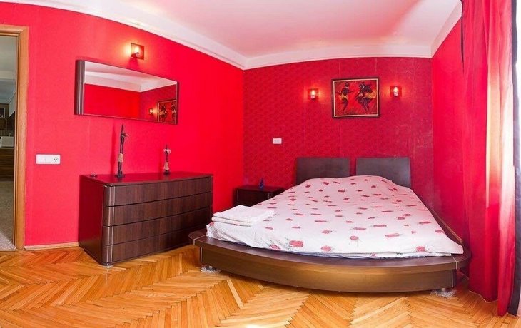 Apartment on Starokievskiy 5