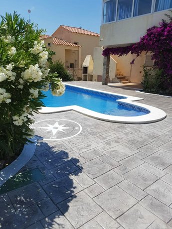 Carrer Pescadors La Petite Sirene