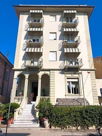 Hotel Regina Camaiore