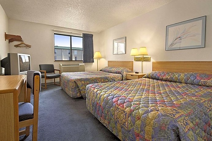 Super 8 Springfield North I-44