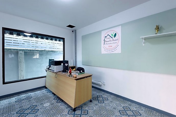 BaanSu Hostel
