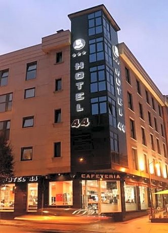 Hotel 44