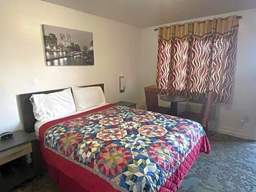 Chalet Motel