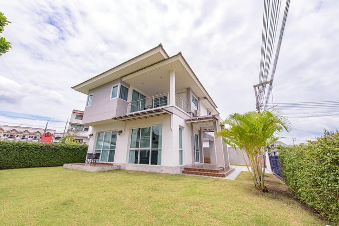P Villa Buriram