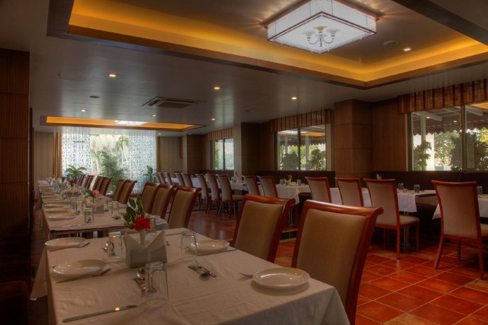 OYO 642 The Atrium Boutique Hotel