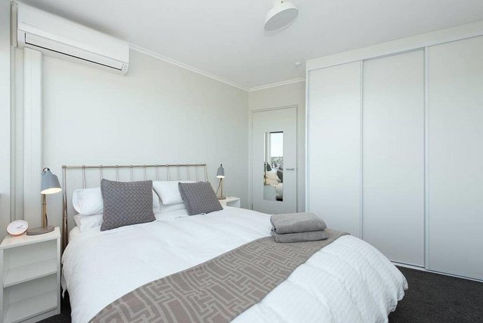 Stunning Ocean View Apartment Sydney
