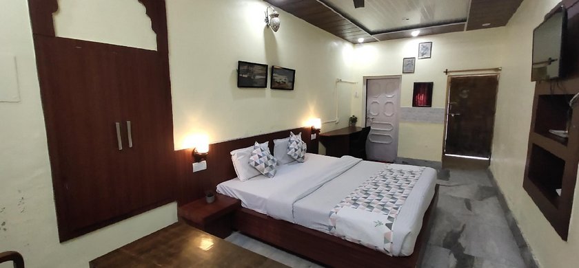 Brij Lodge