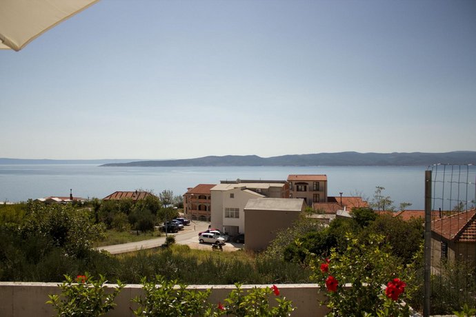 Apartments Ante Brela