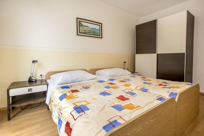 Apartments Marija - 500 m from beach