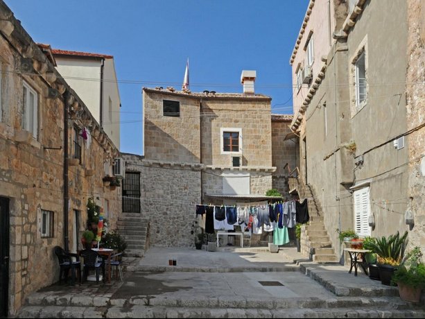 Atento Apartments