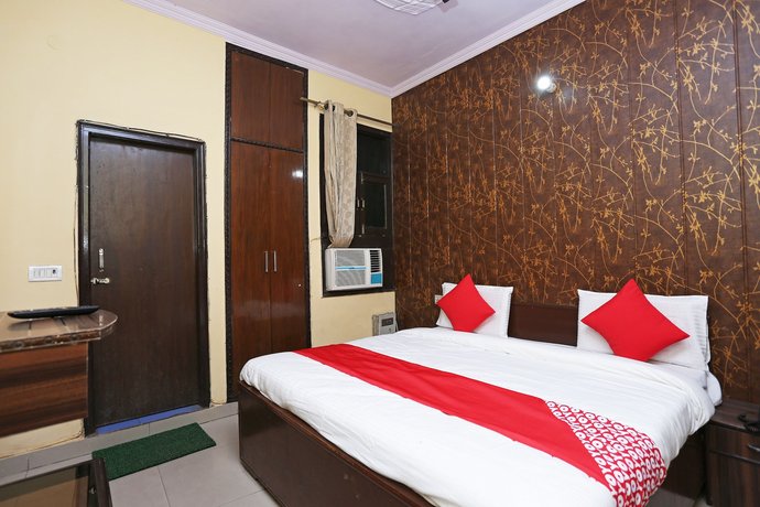OYO 37262 Akash Guest House