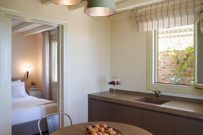 Aeolis Tinos Suites