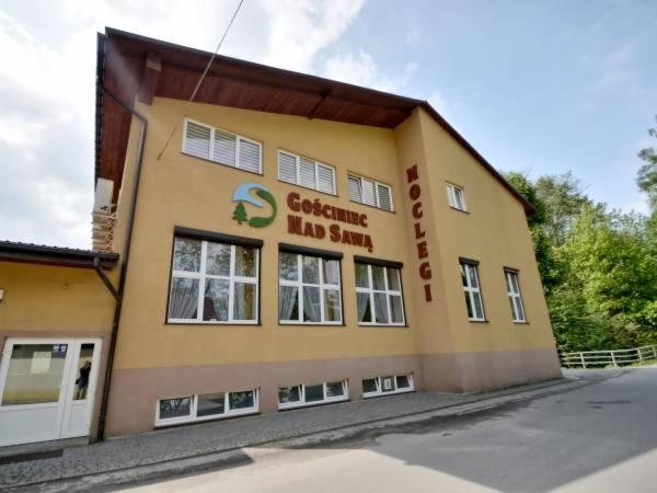 GOSCINIEC NAD SAWA