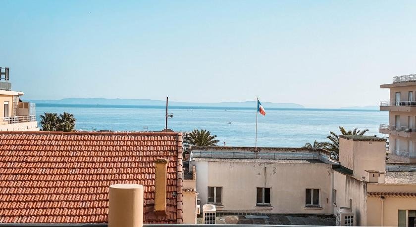 Grand appartement coeur de ville 5 pieces vue mer terrasse et parking