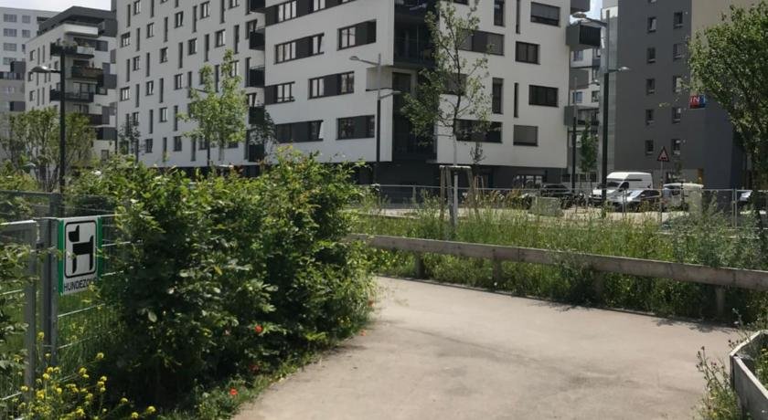 Vienna Hauptbanhof and Belvedere two bedroom apartment