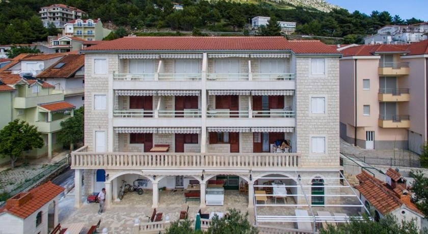 Apartment Ante Omis