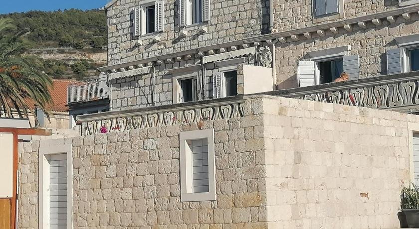 Guesthouse Kod Tri Palme