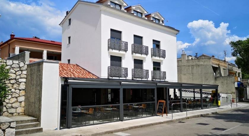 Azur Novi Vinodolski