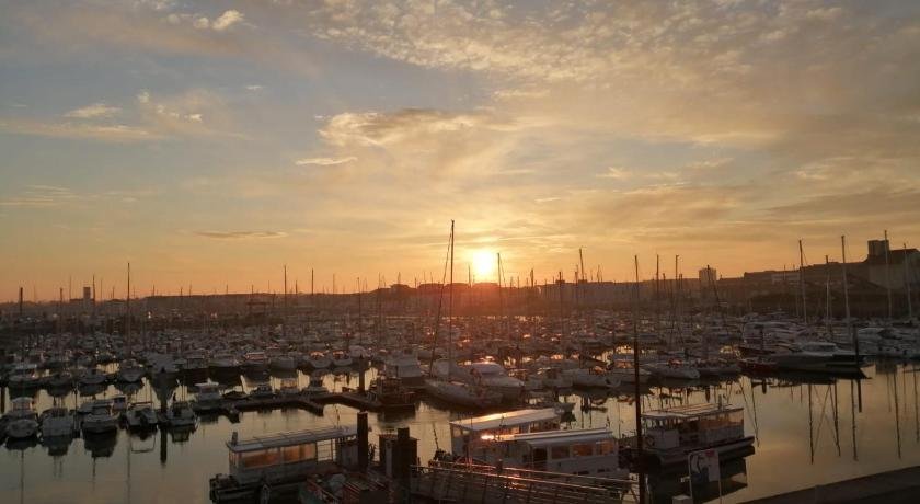 Les Voiles D'Olona vue sur le port de plaisance