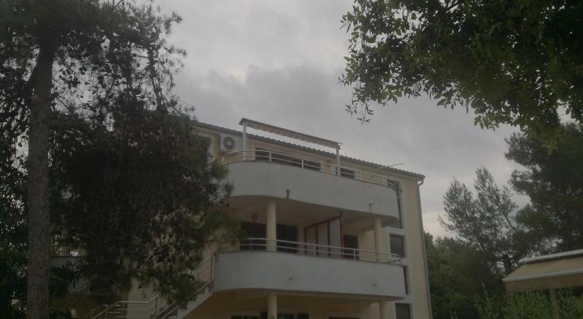 Apartments Mara Petrcane