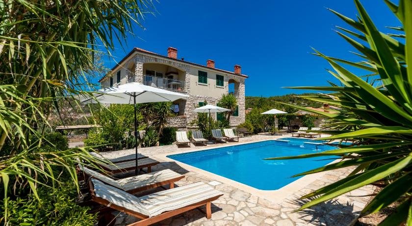Komun Apartments