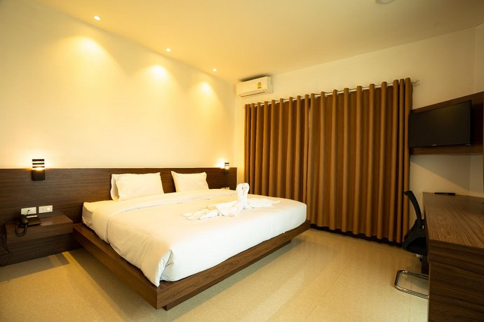 Intouch Riverside Hotel