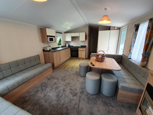 Brand New 3 bedroom Caravan at Parkdean Holiday Park Newquay Cornwall