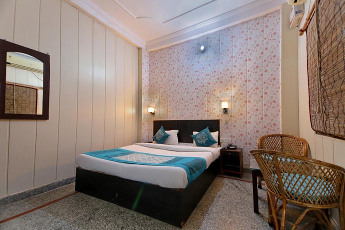 OYO 8988 Radha Krishna Guest House