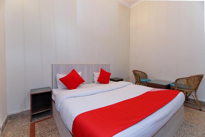 OYO 8988 Radha Krishna Guest House