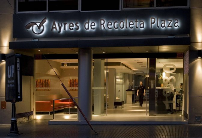 Ayres de Recoleta Plaza