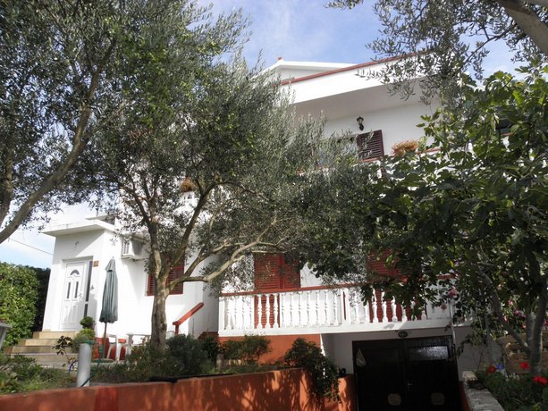 Apartments Pere - barbecue