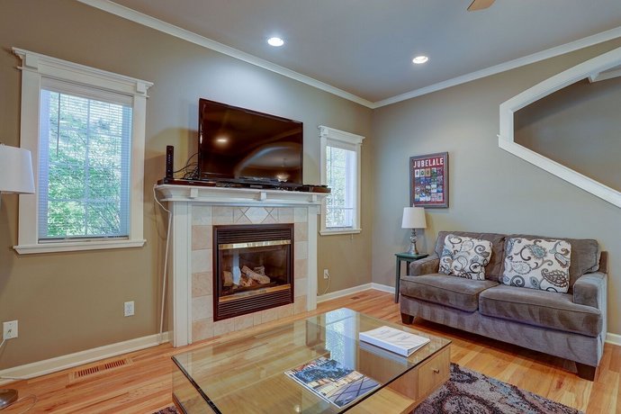 Westside Walkable-AC-3BR/2 5BA