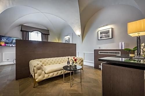 Rivalta Hotel - Alfieri Collezione (ex. Alfieri Signature Suites - Alfieri Collezione)