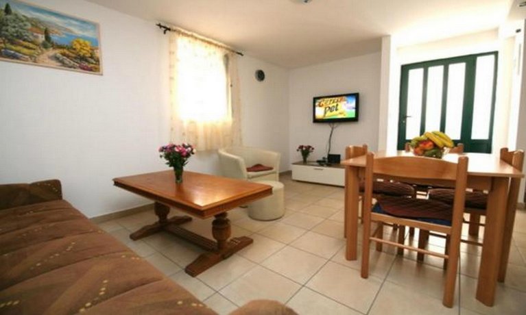 Apartment Dujas