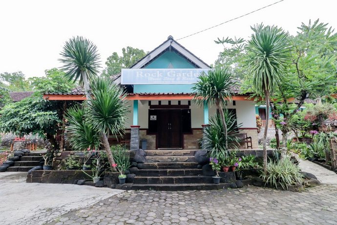 Rock Garden Homestay & Resto Yogyakarta