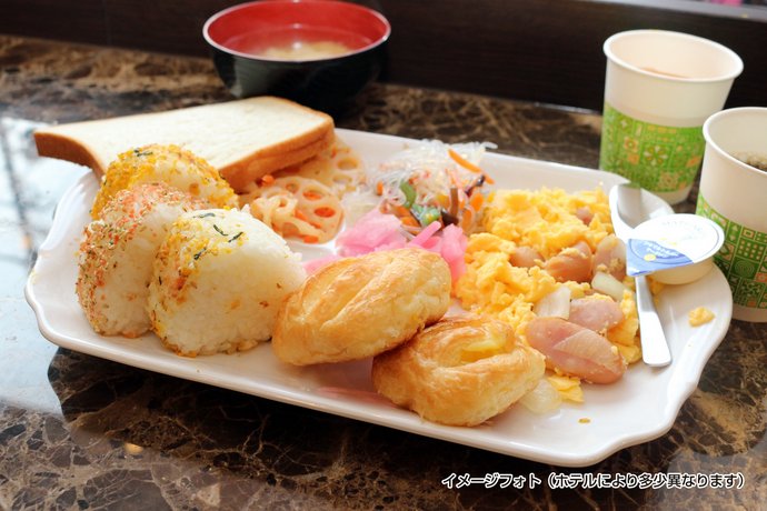 Toyoko Inn Shinjuku Gyoenmae-eki No 3 Exit