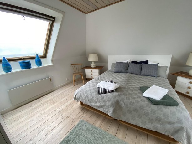 Skaerven Beachfront Apartments and Cottage