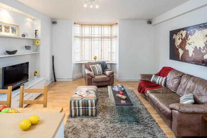2 bed in amazing West London location