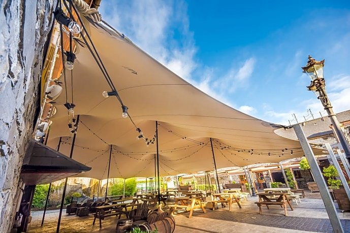 Court Yard Hotel
