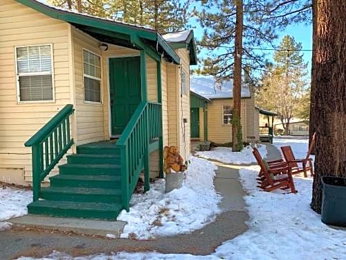 Lakewood Cabins
