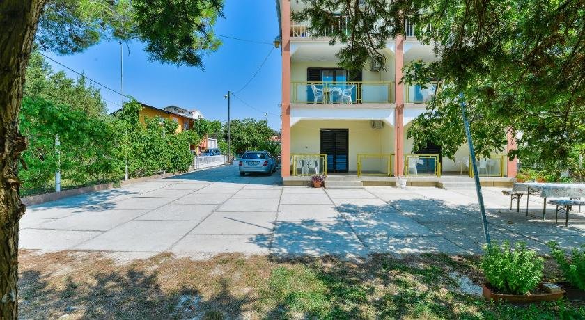 Apartmani Jelena Petrcane