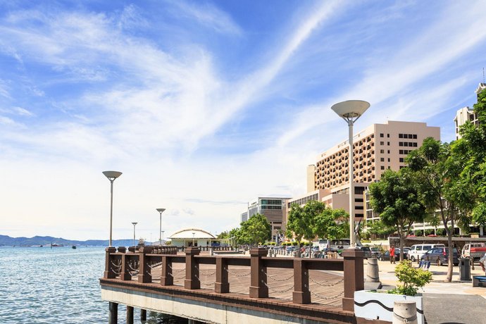 Sunset Seaview Vacation Condos @ R'viera SOHO