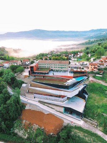 Wine & Heritage hotel ROXANICH